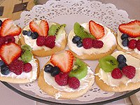 Fruit Pizzas. Click for recipe.