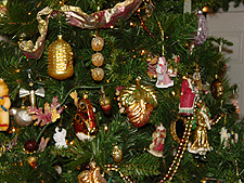 Glass maple leaf, butterfly, etc.