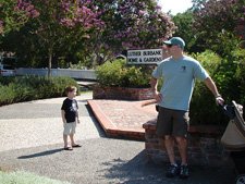 On the way to the gardens.