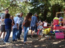 Heidi & Hunter on the treasure hunt.