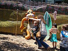 Heidi gives Hunter a tip